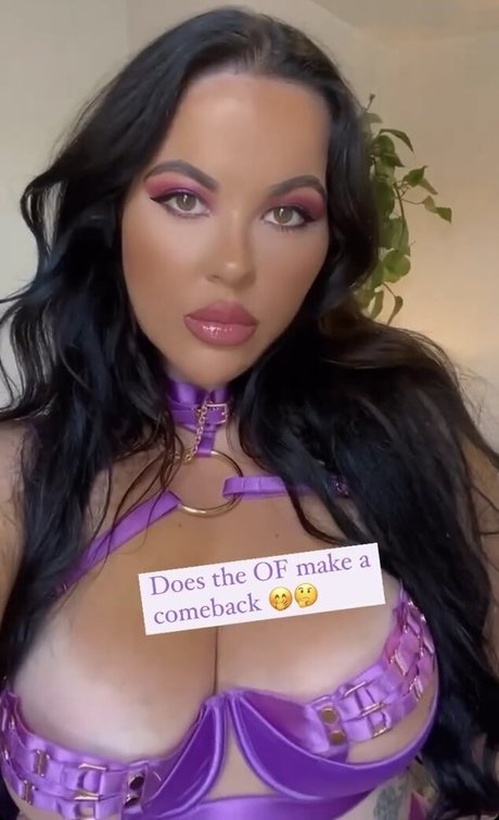 Laratheloser On Insta nude leaked OnlyFans pic