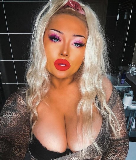 Cherryb0mbxo nude leaked OnlyFans pic