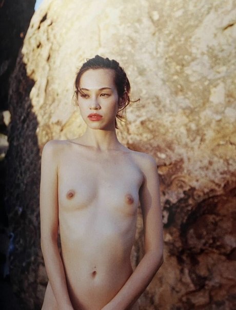Kiko Mizuhara nude leaked OnlyFans pic