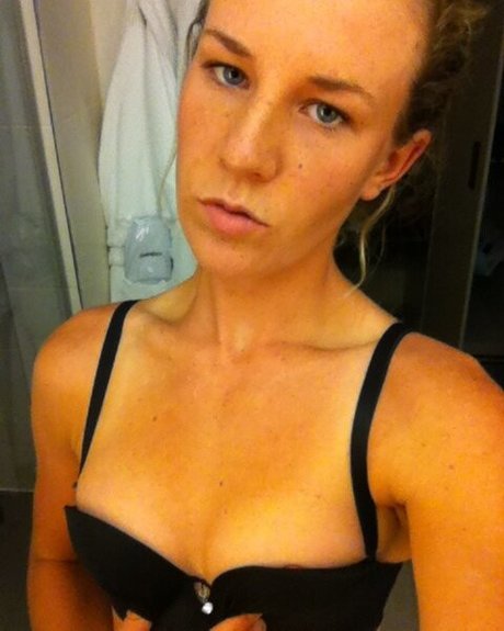 Olivia Rogowska nude leaked OnlyFans pic