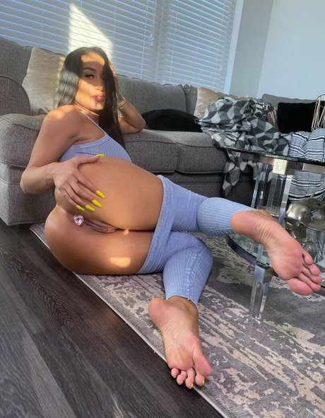 Authenticbella nude leaked OnlyFans pic