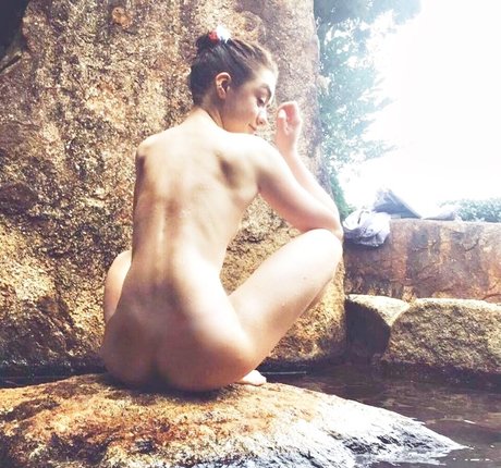 Maisie Williams nude leaked OnlyFans pic