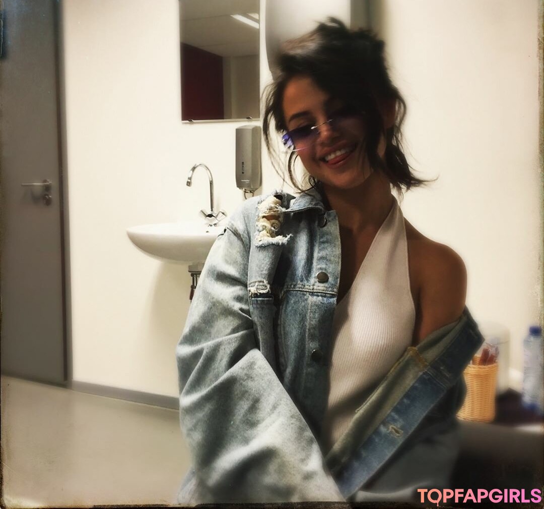 Selena Gomez Nude Leaked OnlyFans Photo #2149