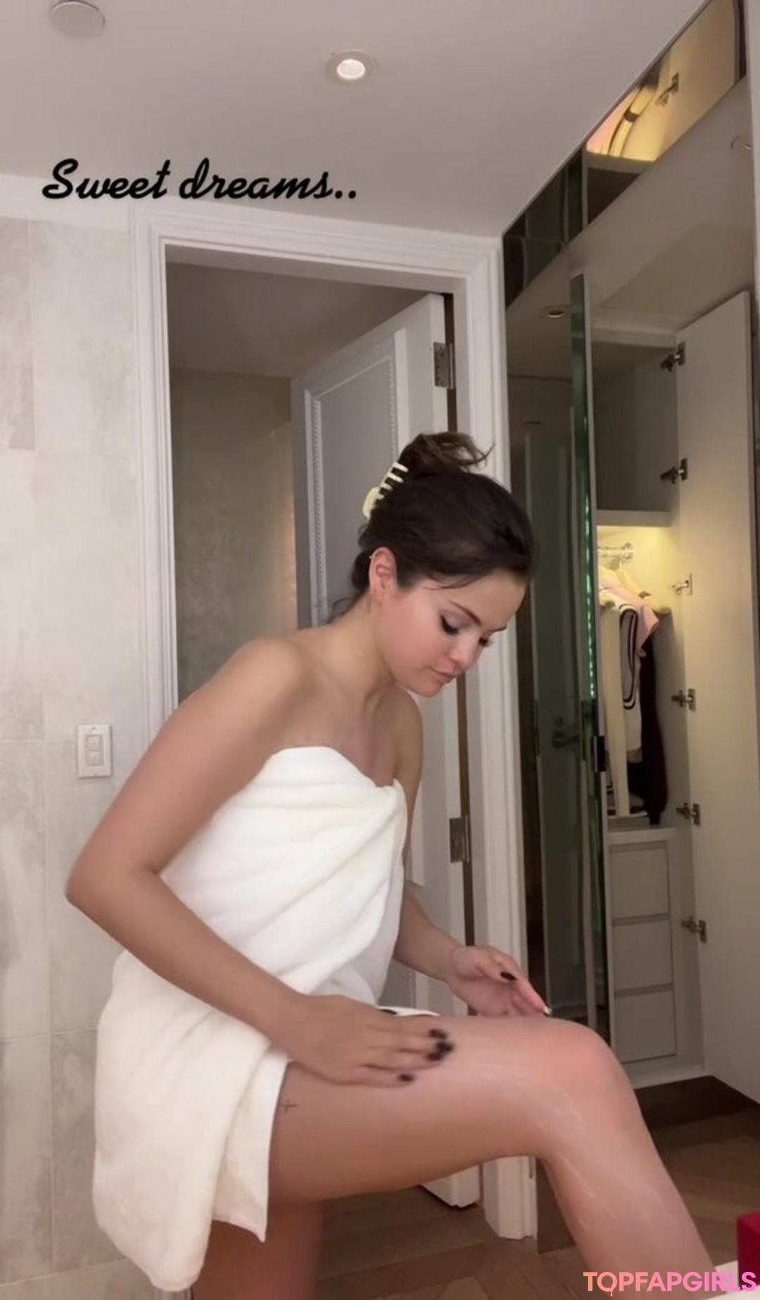 Selena Gomez Nude Leaked OnlyFans Photo #1743