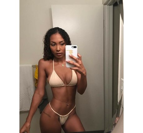 Parker McKenna Posey nude leaked OnlyFans pic