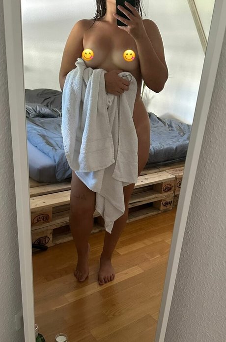 Kleine_nymphe nude leaked OnlyFans pic