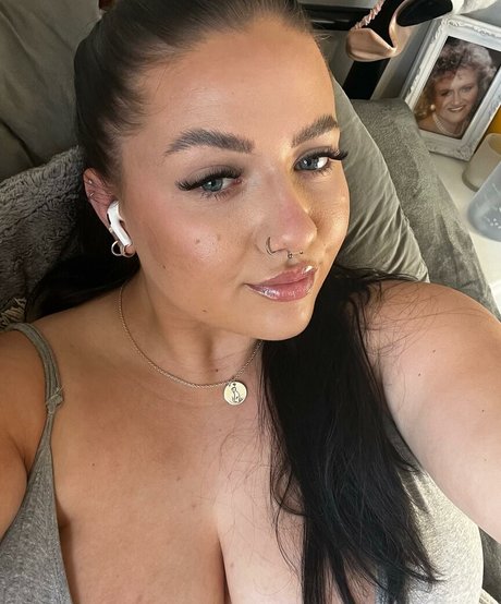 Chelsea-leigh nude leaked OnlyFans pic