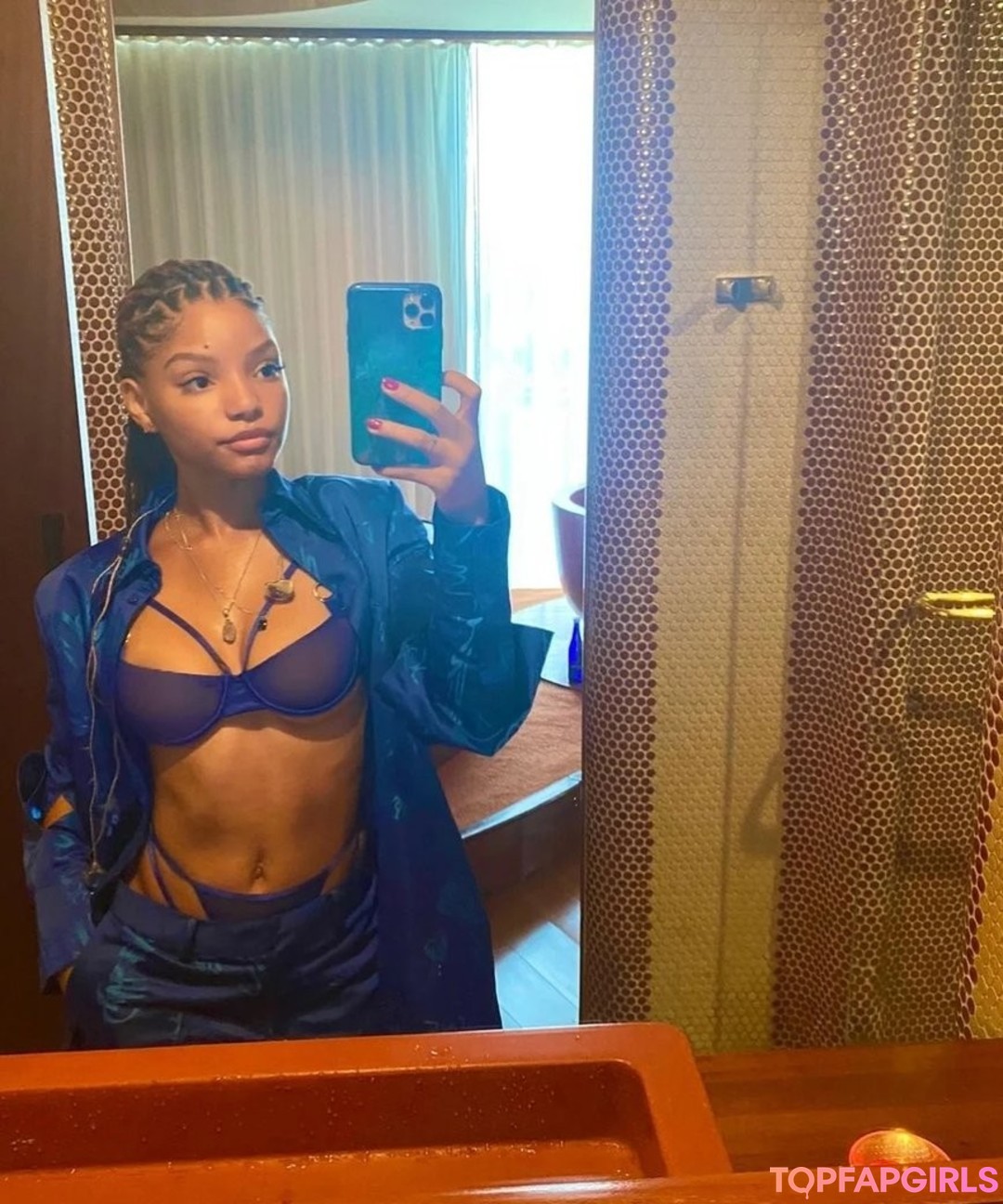 Halle Bailey Nude Leaked OnlyFans Photo #318