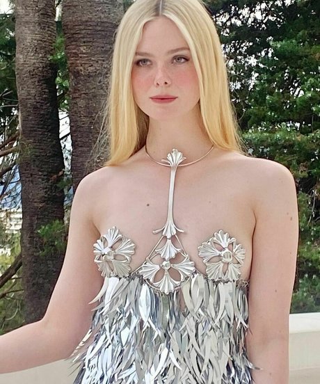 Elle Fanning nude leaked OnlyFans photo #1046