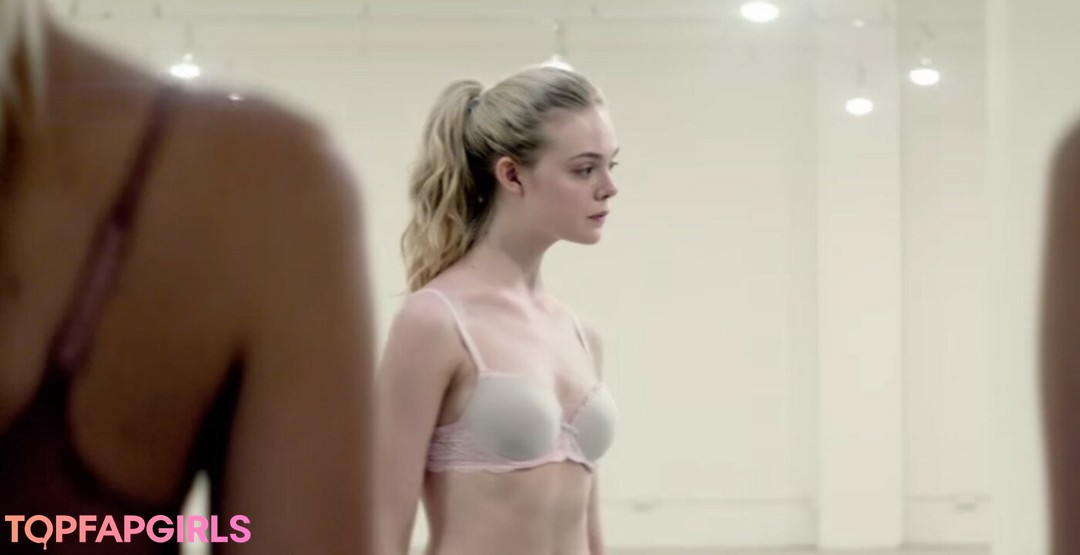 Elle Fanning Nude Leaked OnlyFans Photo #767