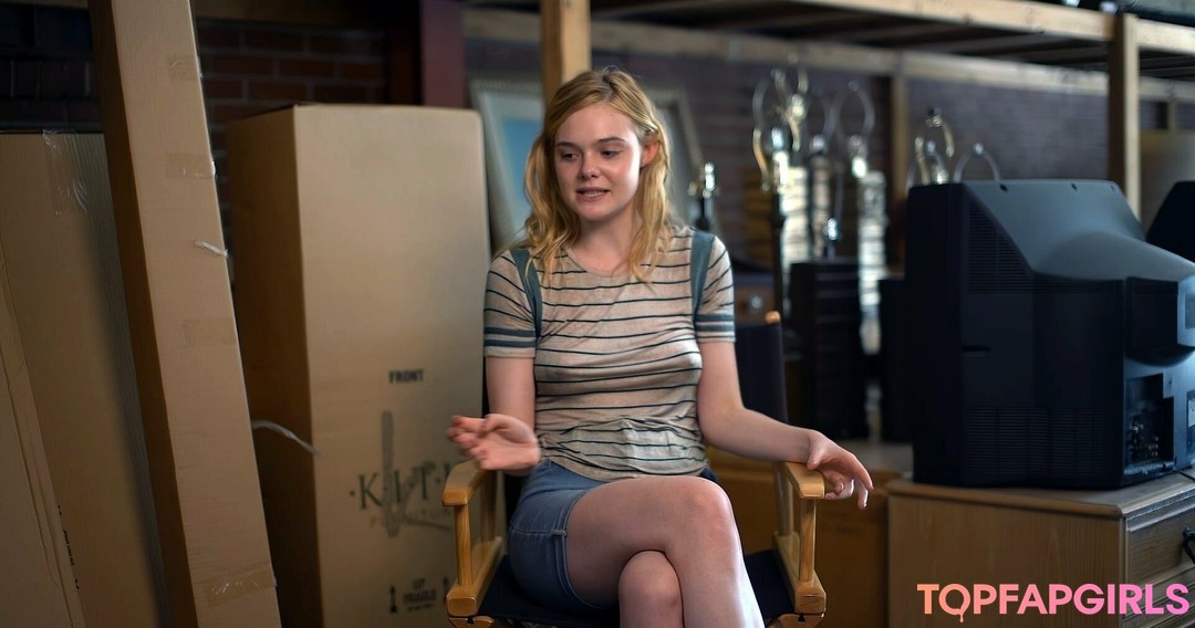 Elle Fanning Nude Leaked OnlyFans Photo #917