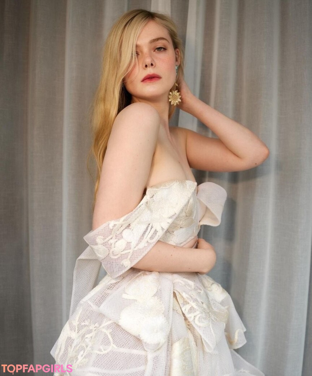 Elle Fanning Nude Leaked OnlyFans Photo #817