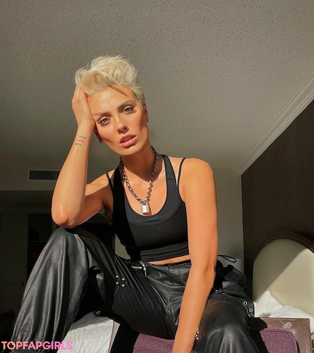 Wallis Day Nude Leaked OnlyFans Photo #46