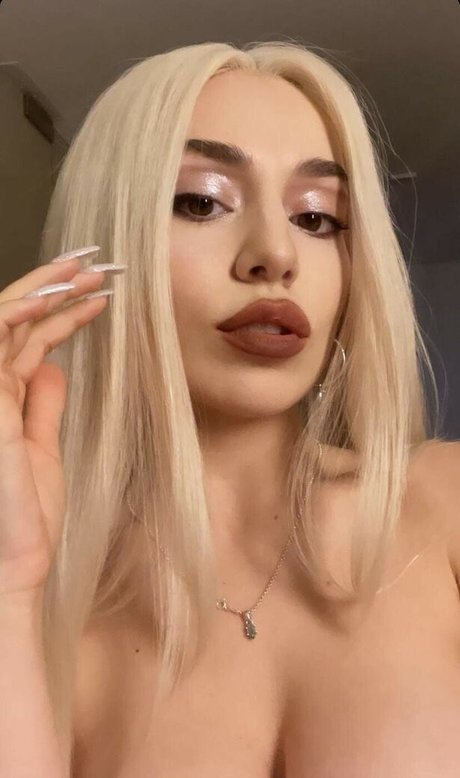 Ava Max nude leaked OnlyFans pic