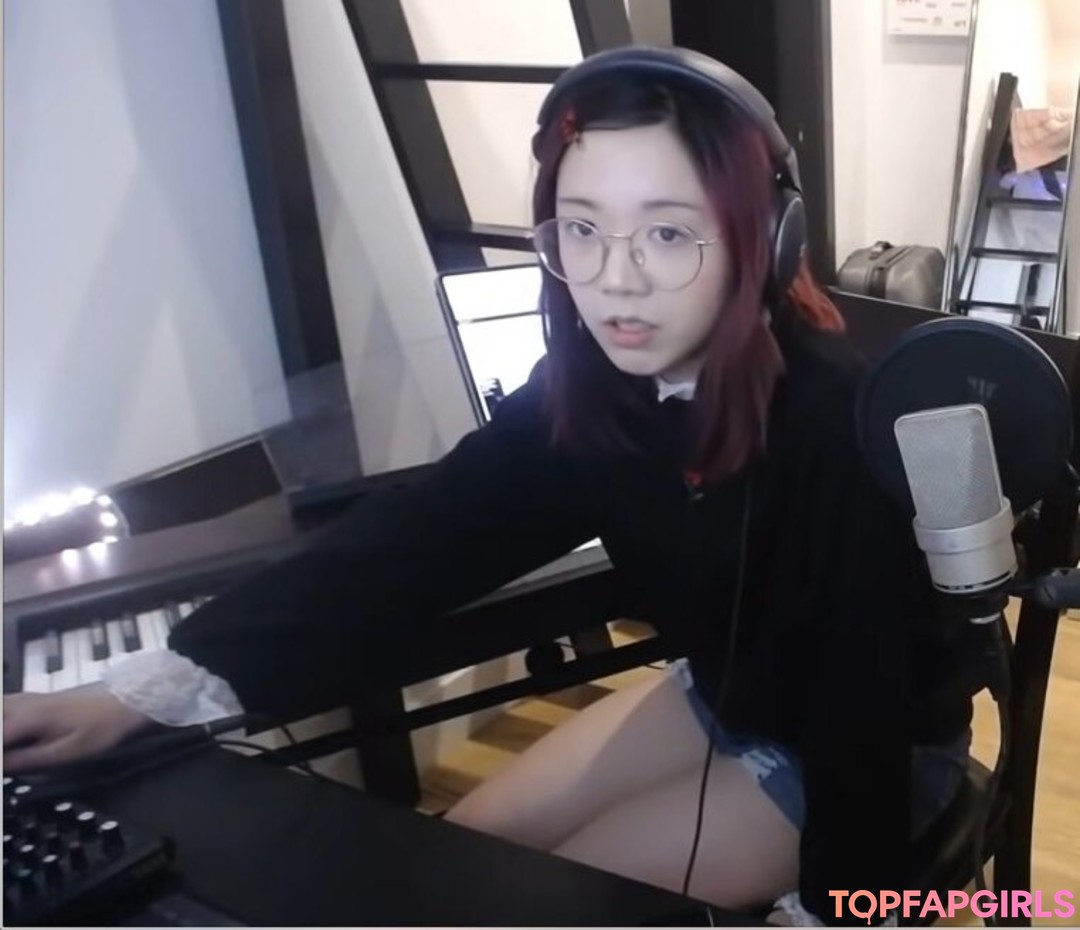 LilyPichu Nude Leaked OnlyFans Photo #611