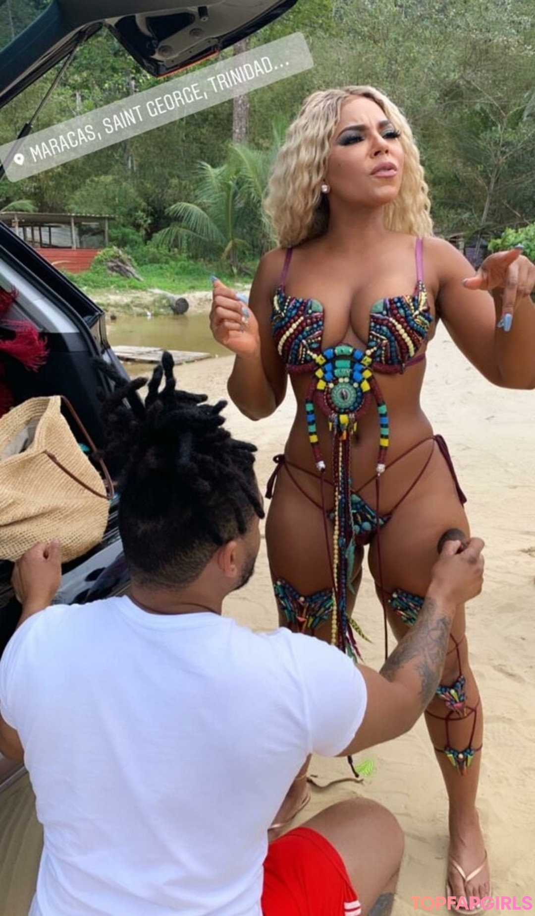 Ashanti Tits