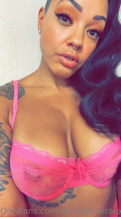 Divinedeveraux nude leaked OnlyFans pic