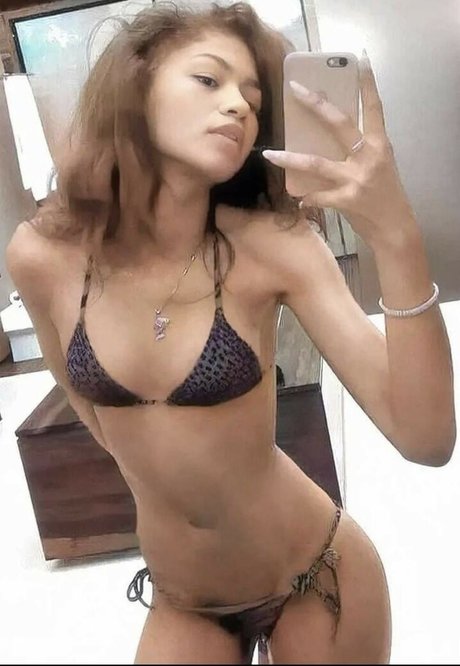 Zendaya nude leaked OnlyFans photo #137