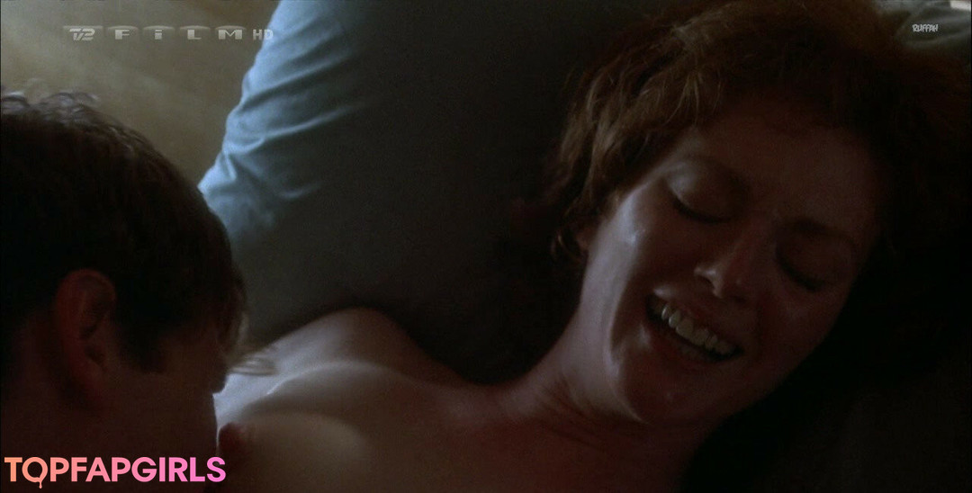 Julianne Moore Nude Leaked OnlyFans Photo #8