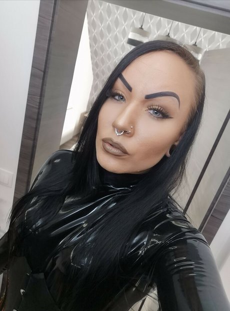 Shiny_queen nude leaked OnlyFans pic