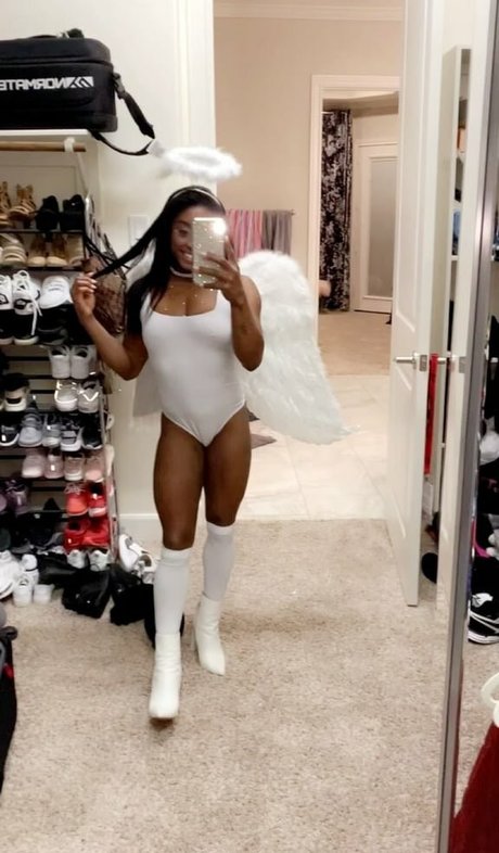 Simone Biles nude leaked OnlyFans photo #3