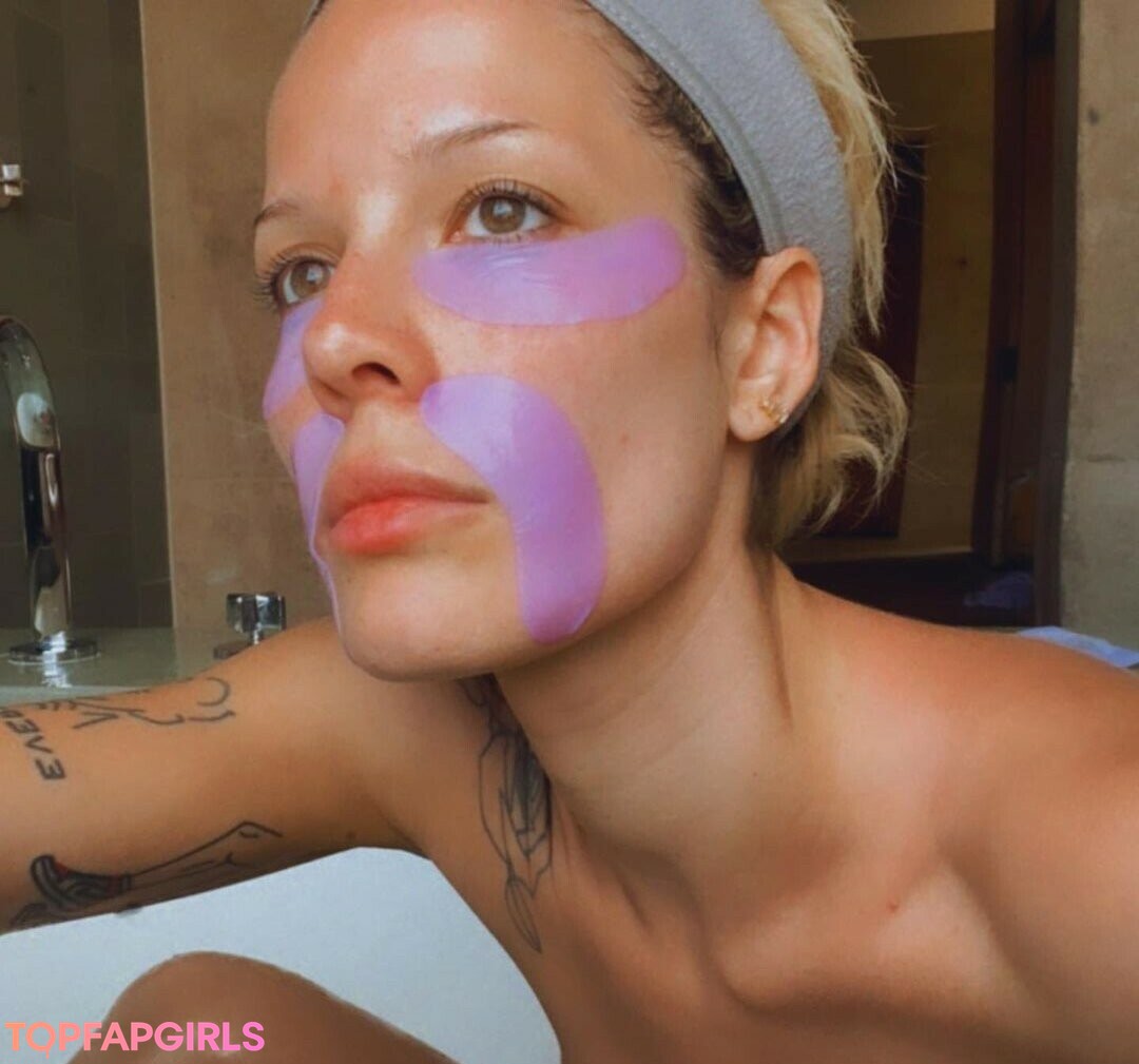 Halsey Nude Leaked OnlyFans Photo #181