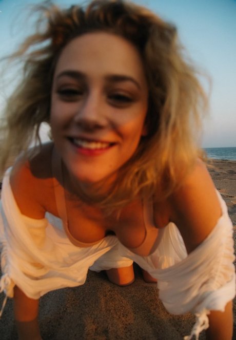 Lili Reinhart nude leaked OnlyFans pic