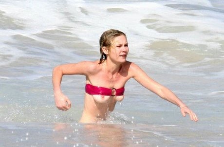 Kirsten Dunst nude leaked OnlyFans pic