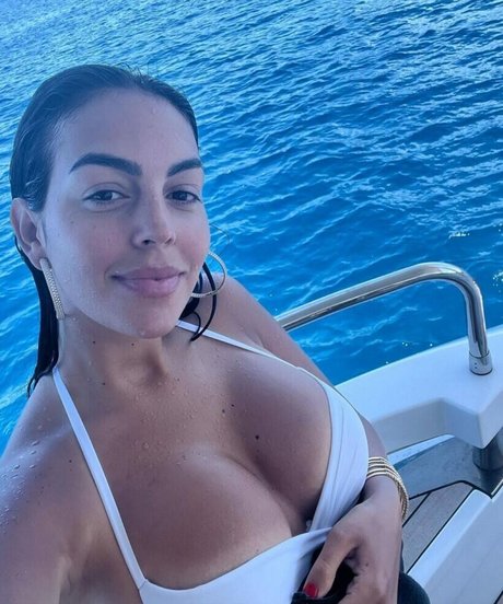 Georgina Rodriguez nude leaked OnlyFans photo #48