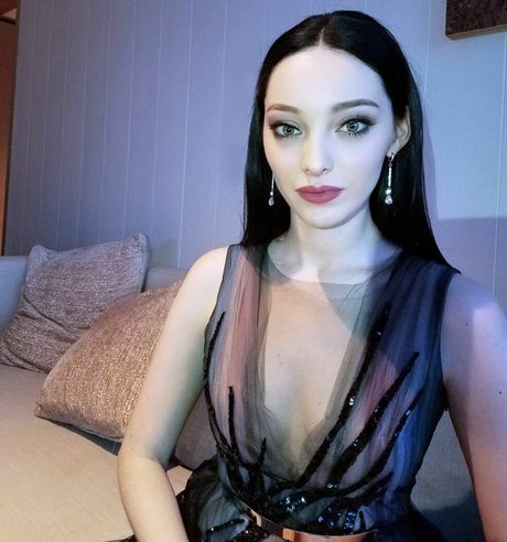 Emma Dumont nude leaked OnlyFans photo #10