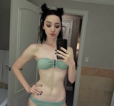 Emma Dumont nude leaked OnlyFans photo #22