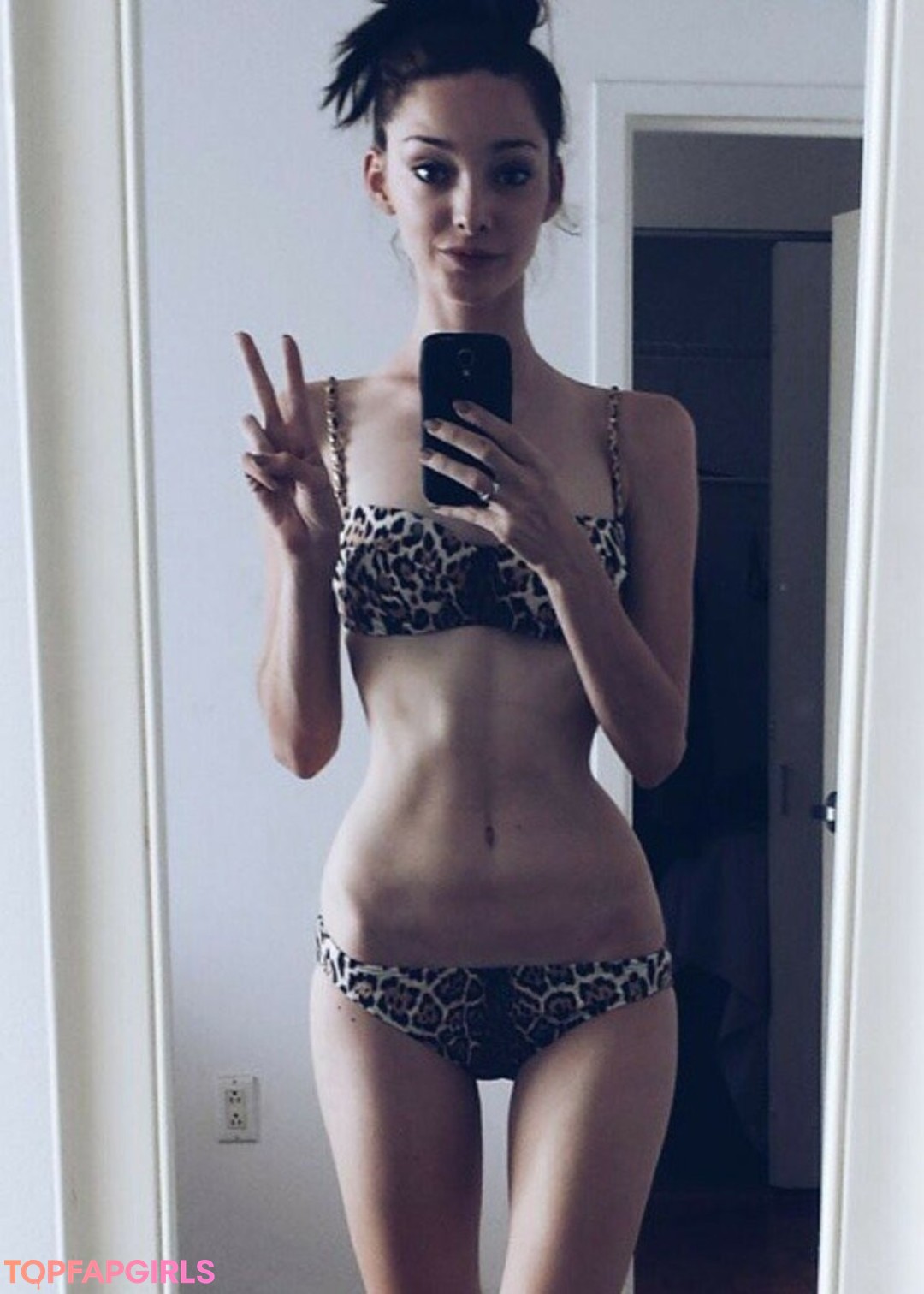 Emma Dumont Nude Leaked OnlyFans Photo #33