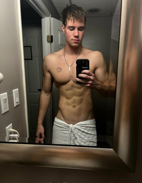 Swolemattyy nude leaked OnlyFans pic