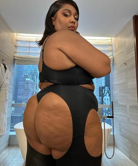 Lizzo nude leaked OnlyFans pic