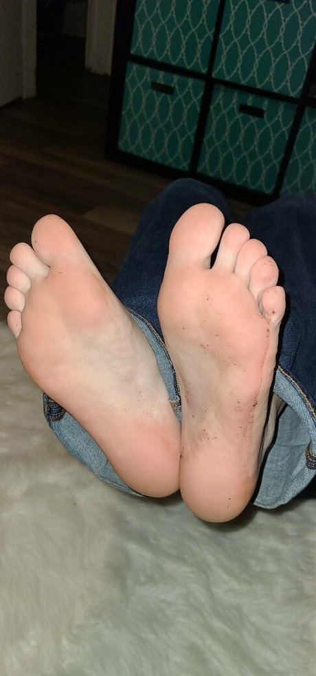 Smelliefeetsweetie nude leaked OnlyFans photo #6