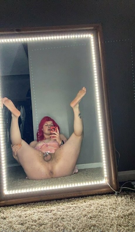 Bee_on_her_knees nude leaked OnlyFans pic