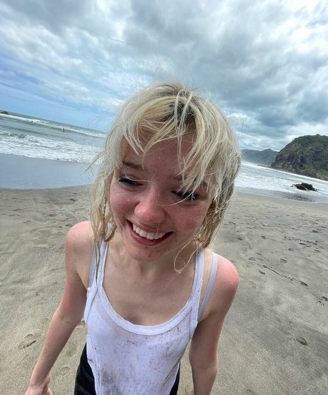 Maisie Peters nude leaked OnlyFans photo #103