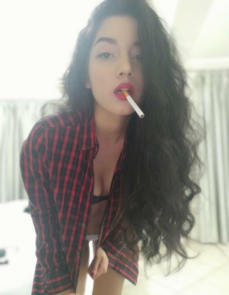 Thebeautyofsmoking nude leaked OnlyFans pic