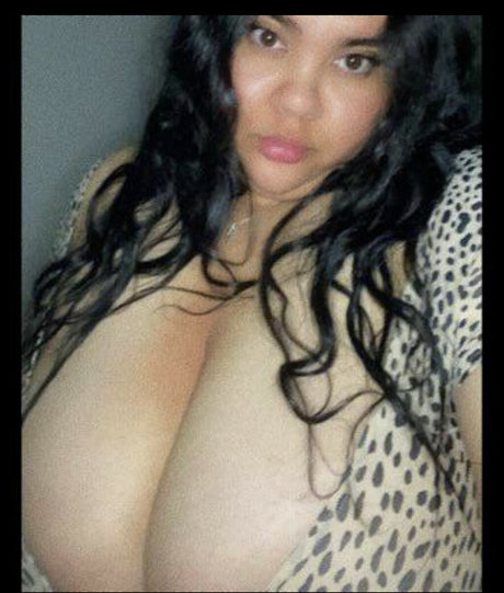 Starralvarrez nude leaked OnlyFans pic