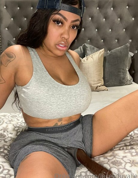 LaceyDuvalle nude leaked OnlyFans pic