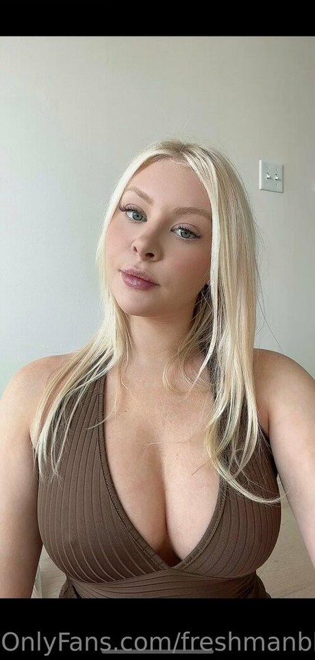 Freshmanblondie18 nude leaked OnlyFans photo #700