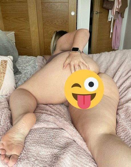 Curvygirllou nude leaked OnlyFans photo #8