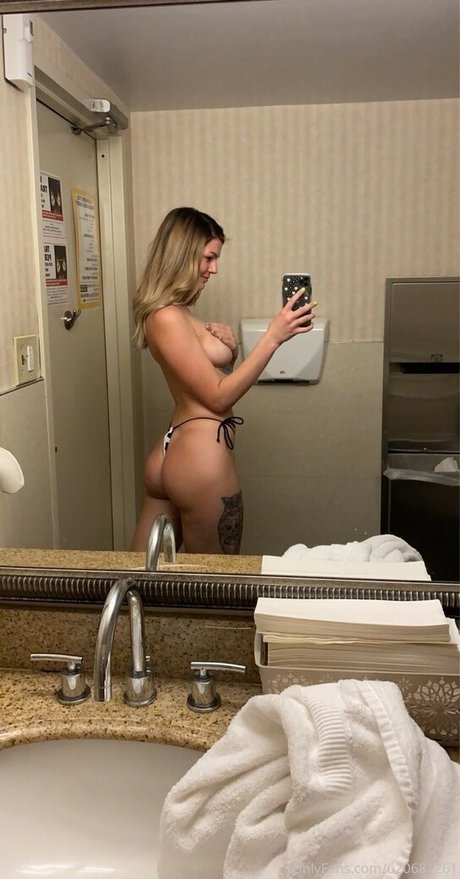 Kenzieaaliyahxo nude leaked OnlyFans pic