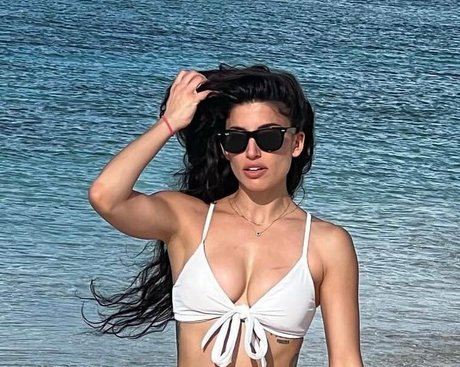 Tania Raymonde nude leaked OnlyFans pic