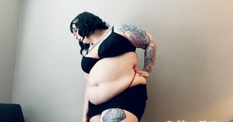 Mommyglutton nude leaked OnlyFans photo #14
