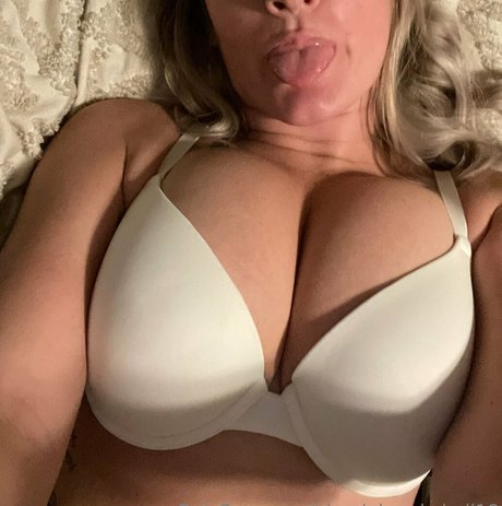 Blondebombshell18 nude leaked OnlyFans pic
