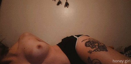 Honey-girl nude leaked OnlyFans pic