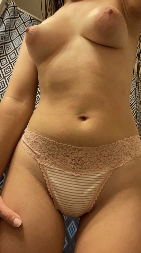 Leahrose12 nude leaked OnlyFans pic