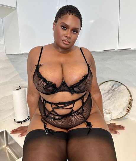 Lingerieloungefree nude leaked OnlyFans pic