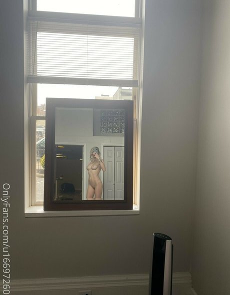 Amandahoneyxx nude leaked OnlyFans photo #2